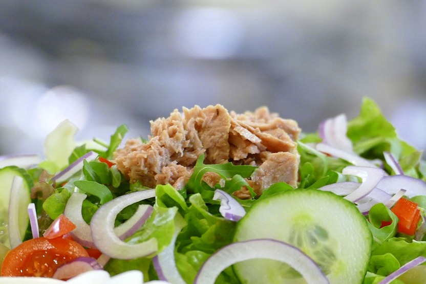Variacion de la ensalada de lechuga con atun